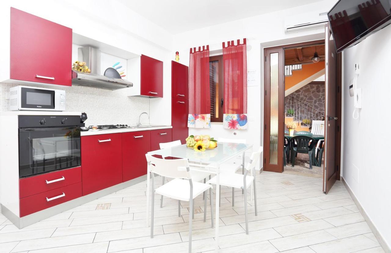 Capo D'Orlando Apartments Eksteriør bilde